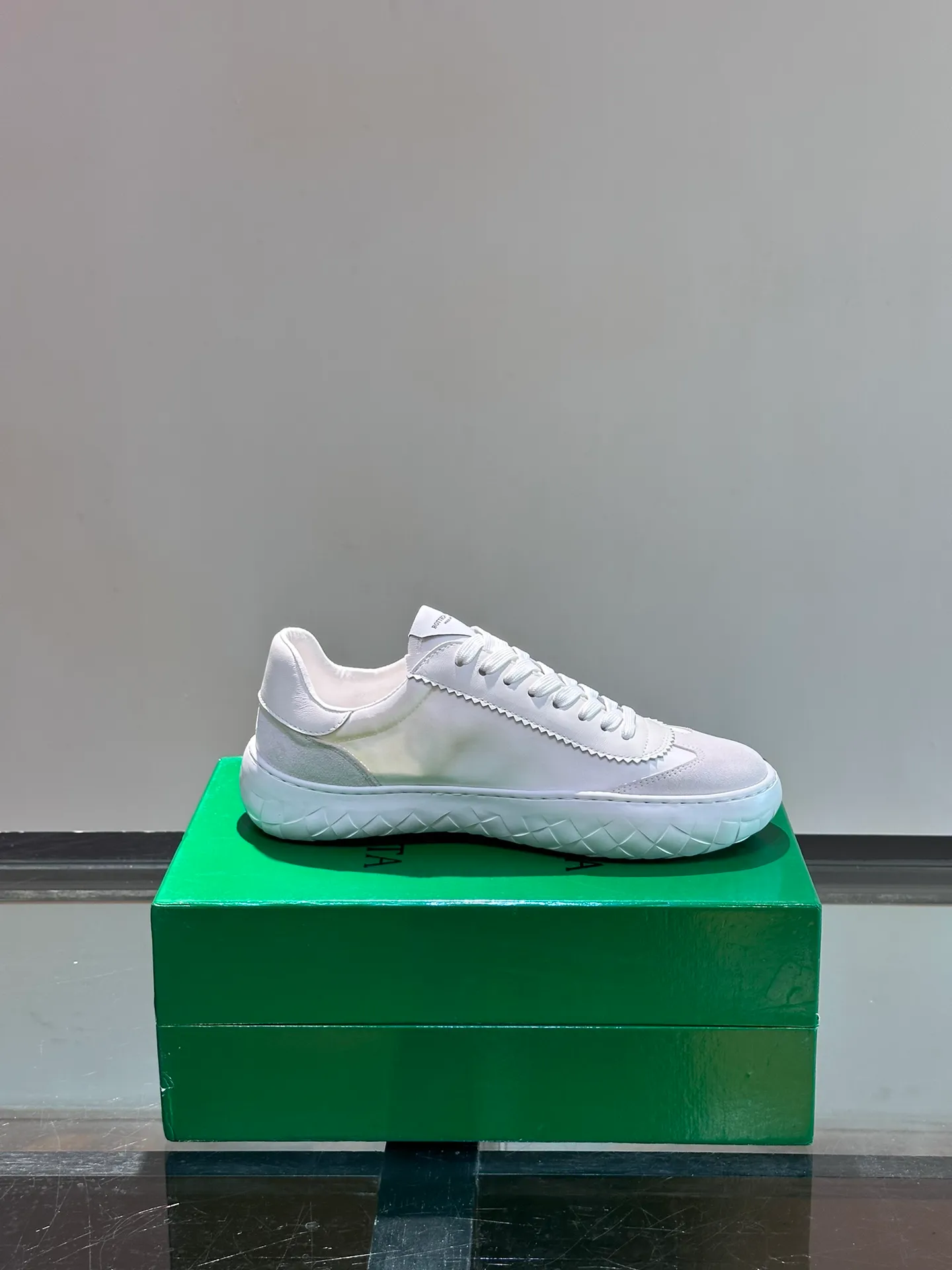 Men's Men's Shoes💰460【New】⛺️⛺️BV/Bottega Veneta🆕New men's moral training sneakers, made of Sneaker technology nylon and suede, inspired by retro basketball shoes, a new interpretation of classic sneakers, a light, comfortable and breathable summer must-have item, the soles are made of classic woven texture, super recognizable, nylon suede stitching, full of texture!  Size: 38-44 (45 can be customized